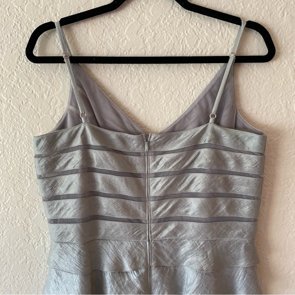 Adrianna Papell Occasions Tiered Ruffle Dress Size 12 Silver Party Event Coctail - Picture 4 of 10